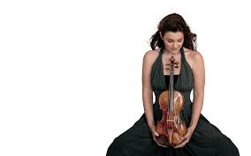 Stervioliste Janine Jansen speelt vioolconcerten van J.S. Bach in De Oosterpoort