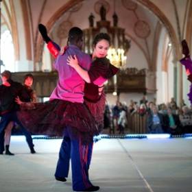 Cultureel festival “Terug naar het begin” in Appingedam: overvolle kerken