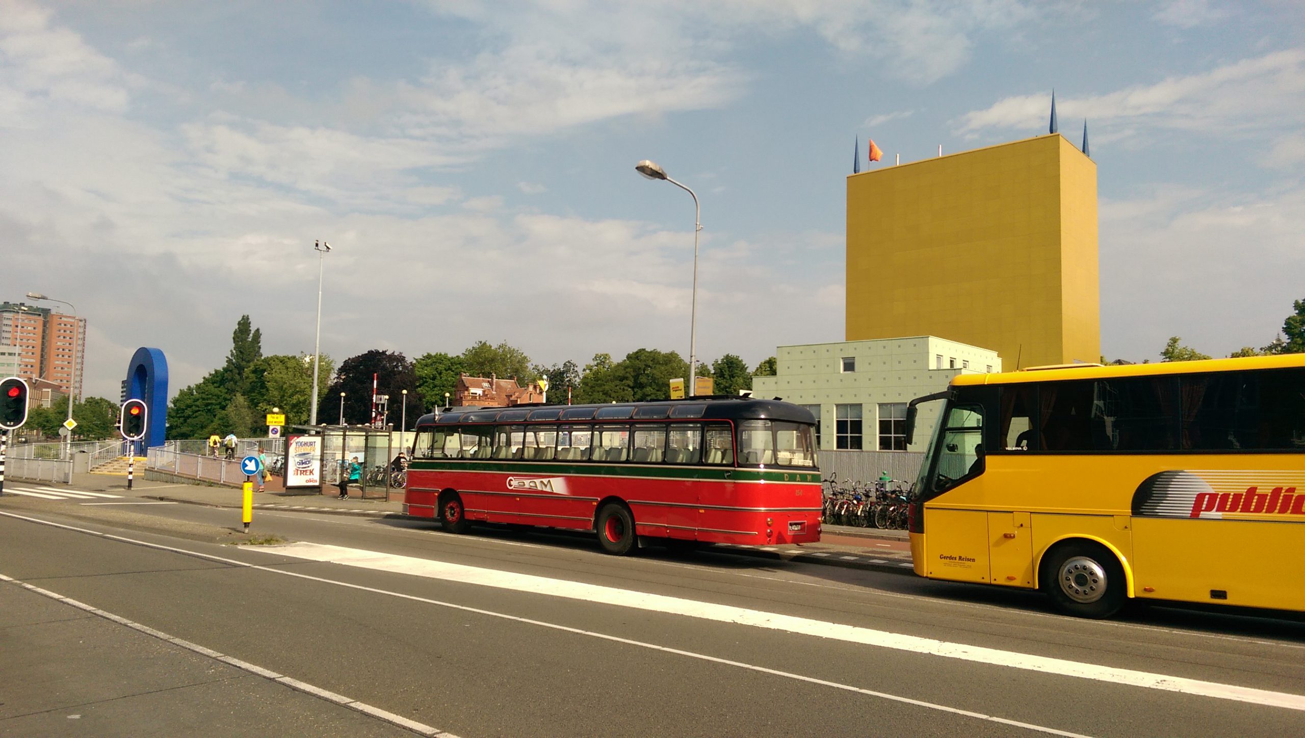 Historische bussen van DAM en ESA gaan weer rijden in Groningen