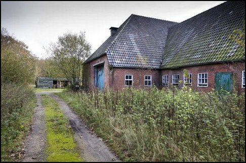 'Leeg gekomen boerderijen Oost-Groningen verpauperen'