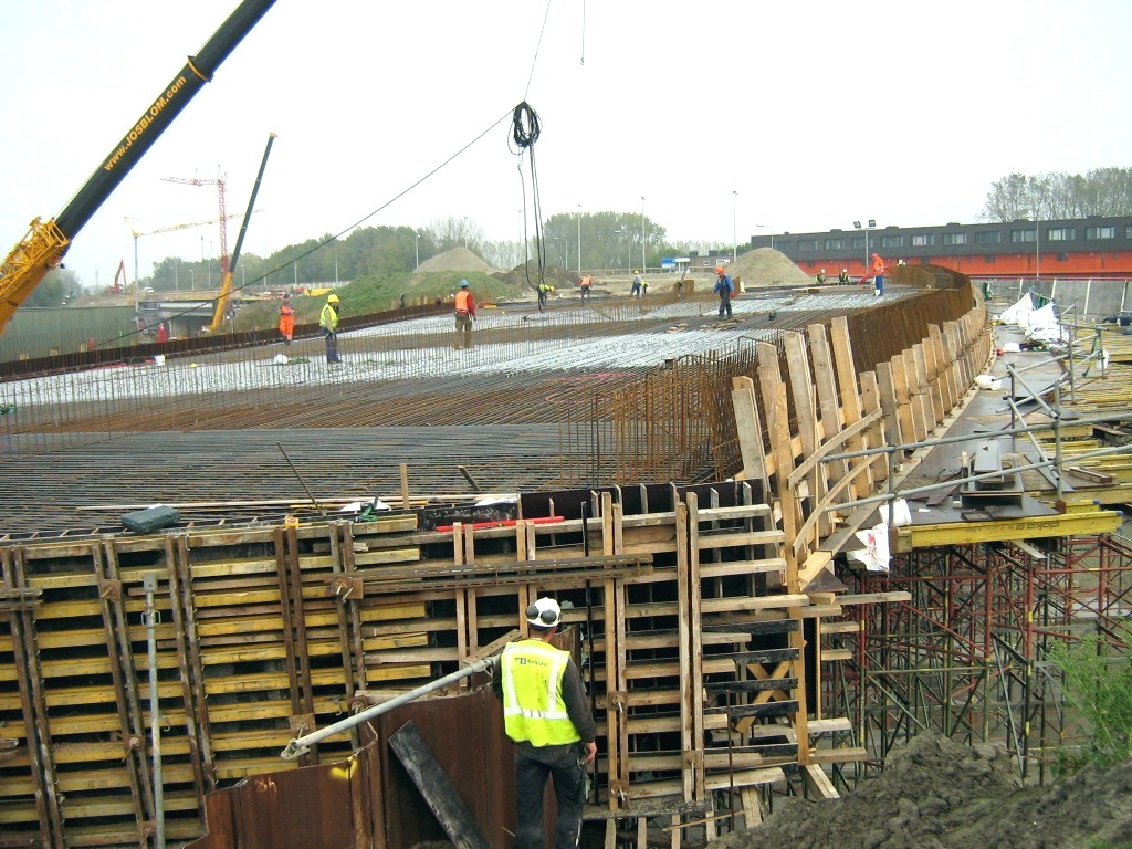 Beton voor nieuwe Noordzeebrug gestort