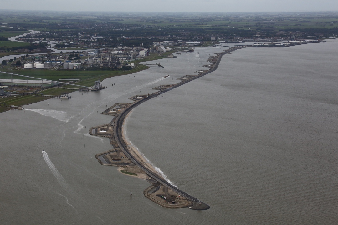 Coupures Delfzijl blijven open, ondanks storm