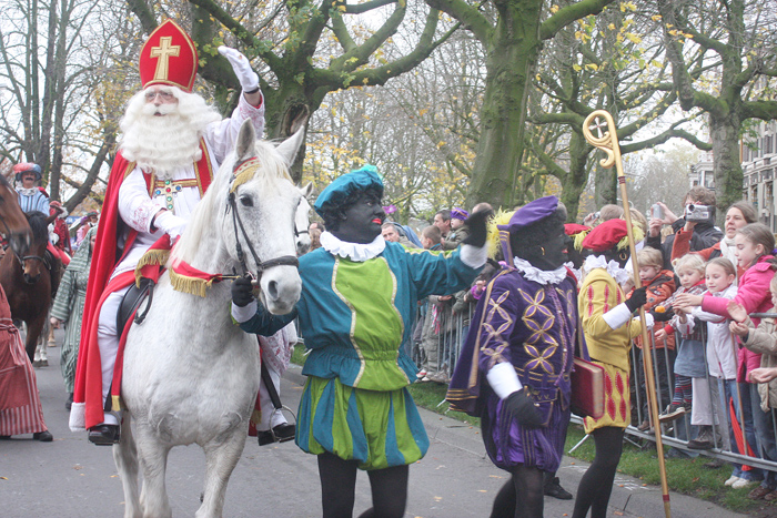 Sinterklaas vaart morgen Groningen binnen