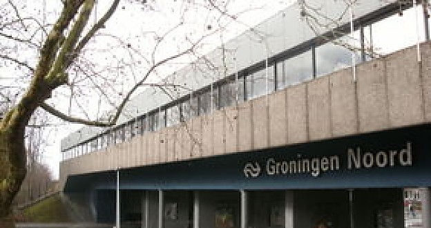 Groot zonnedak op station Groningen Noord