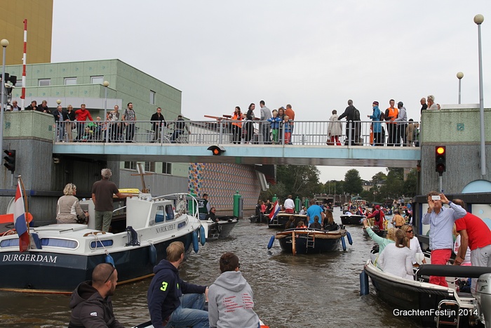 Zondag honderden boten en zangkoren in Groningse binnenstad tijdens Grachtenfestijn