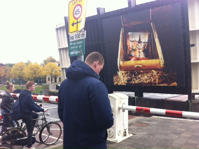 Gouden Doosje met afbeelding Groningse binnenstad: onder de Herebrug