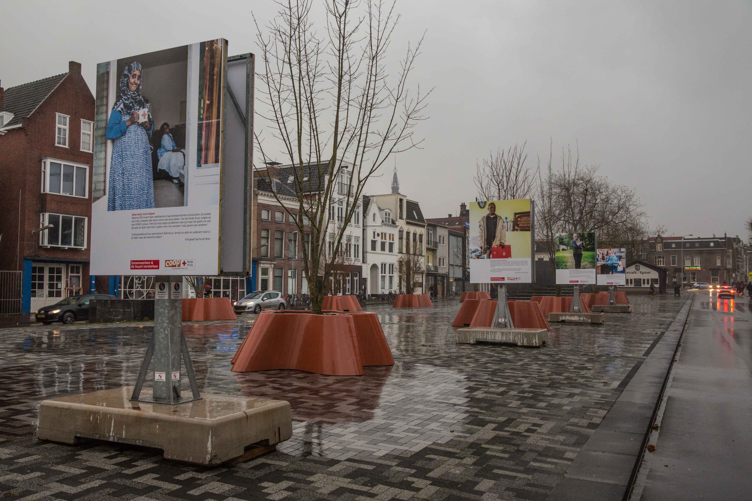 Topfotografen exposeren 'levensgroot' op Damsterplein Groningen