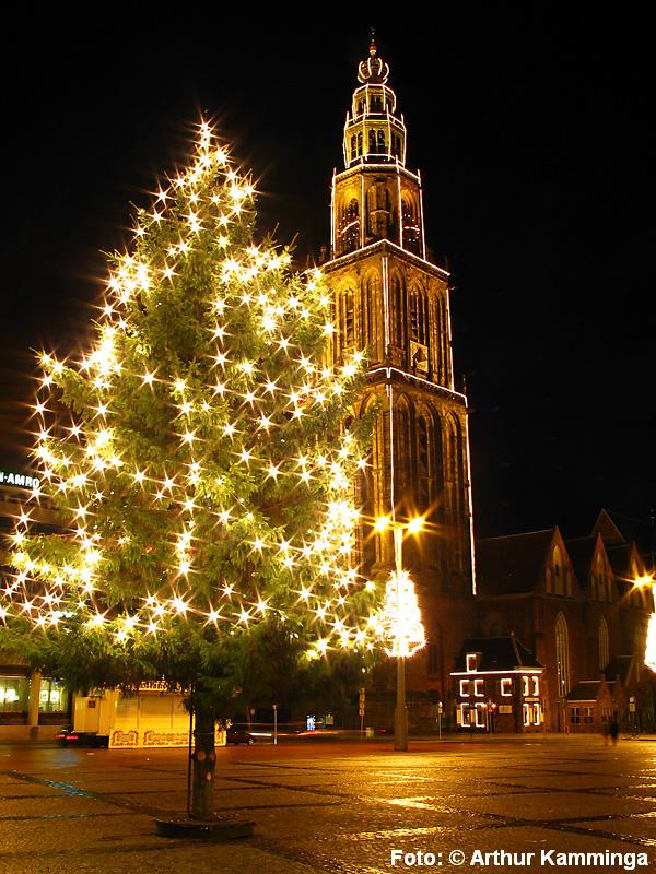 Groningse schoolkinderen gaan verlichting Kerstboom Grote Mark programmeren