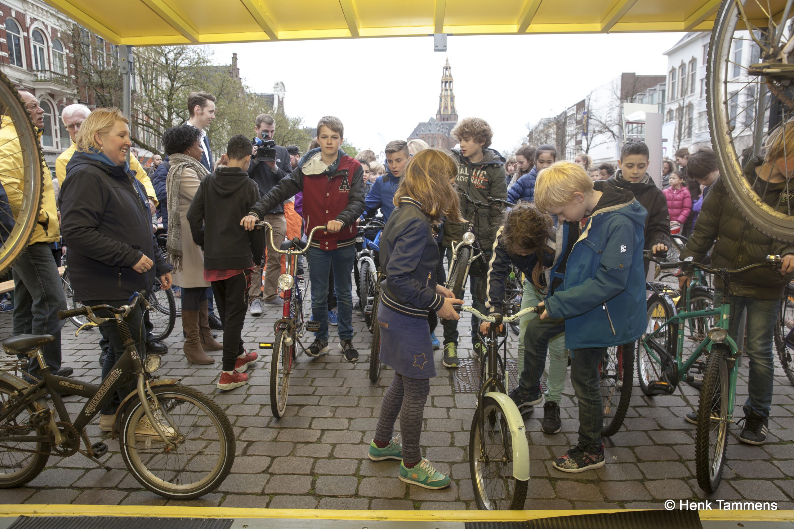 Groningen eerste stad met 'pop-up kinderfietsenwinkel' - fietsen doneren voor kinderen