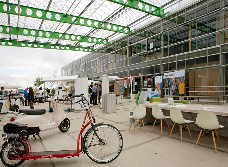 Delegatie uit Litouwen bezoekt EnTranCe, de nieuwe energieproeftuin van de Hanzehogeschool Groningen.