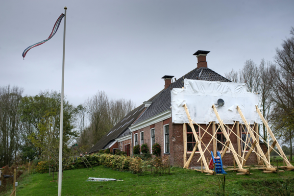 Freek de Jonge adverteert in landelijke kranten: teken petitie