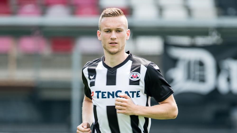 FC Groningen legt Te Wierik vast; driejarig contract voor verdediger van Heracles Almelo