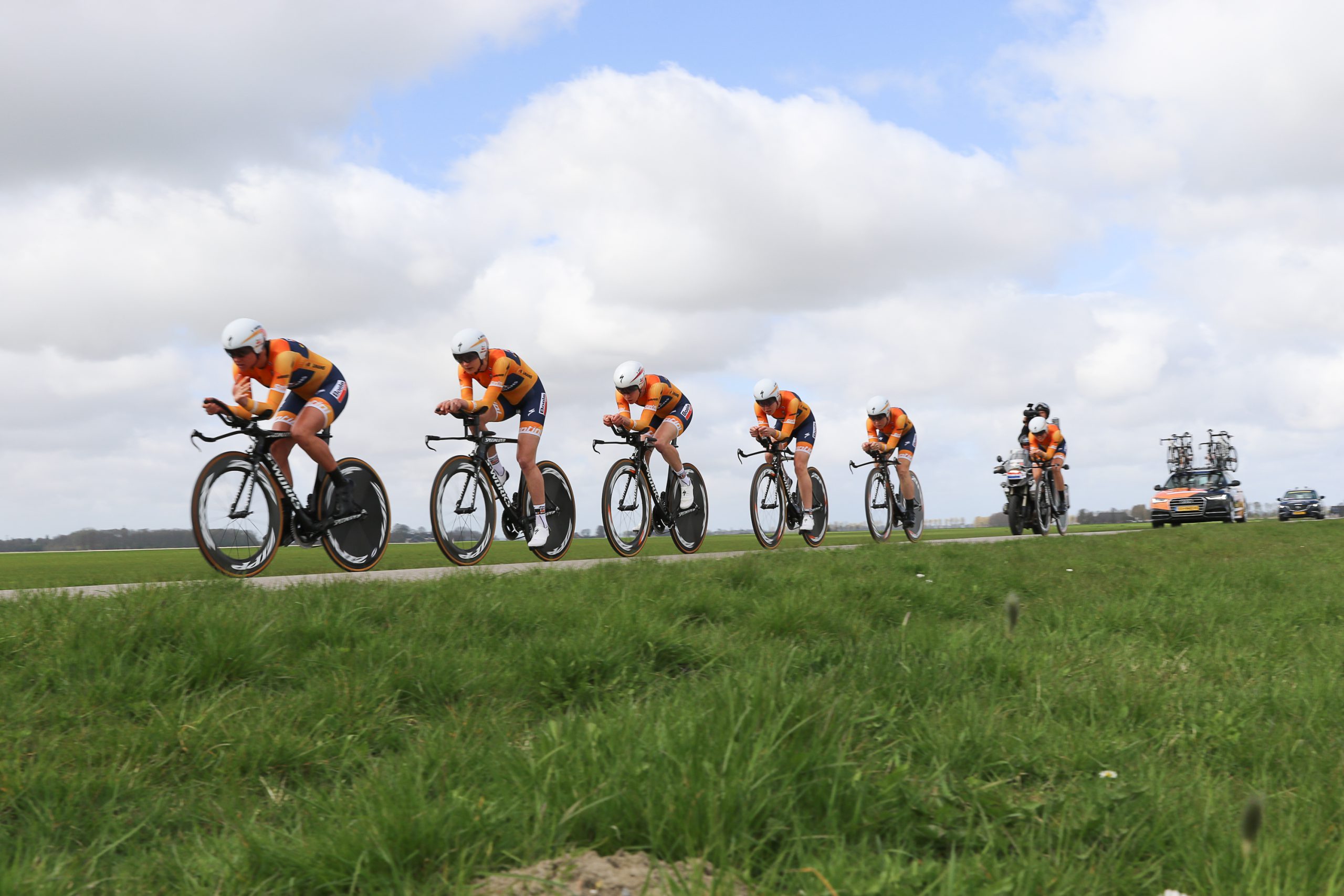 Boels-Dolmans wint ploegentijdrit; Van Dijk houdt leiding in Healthy Ageing Tour