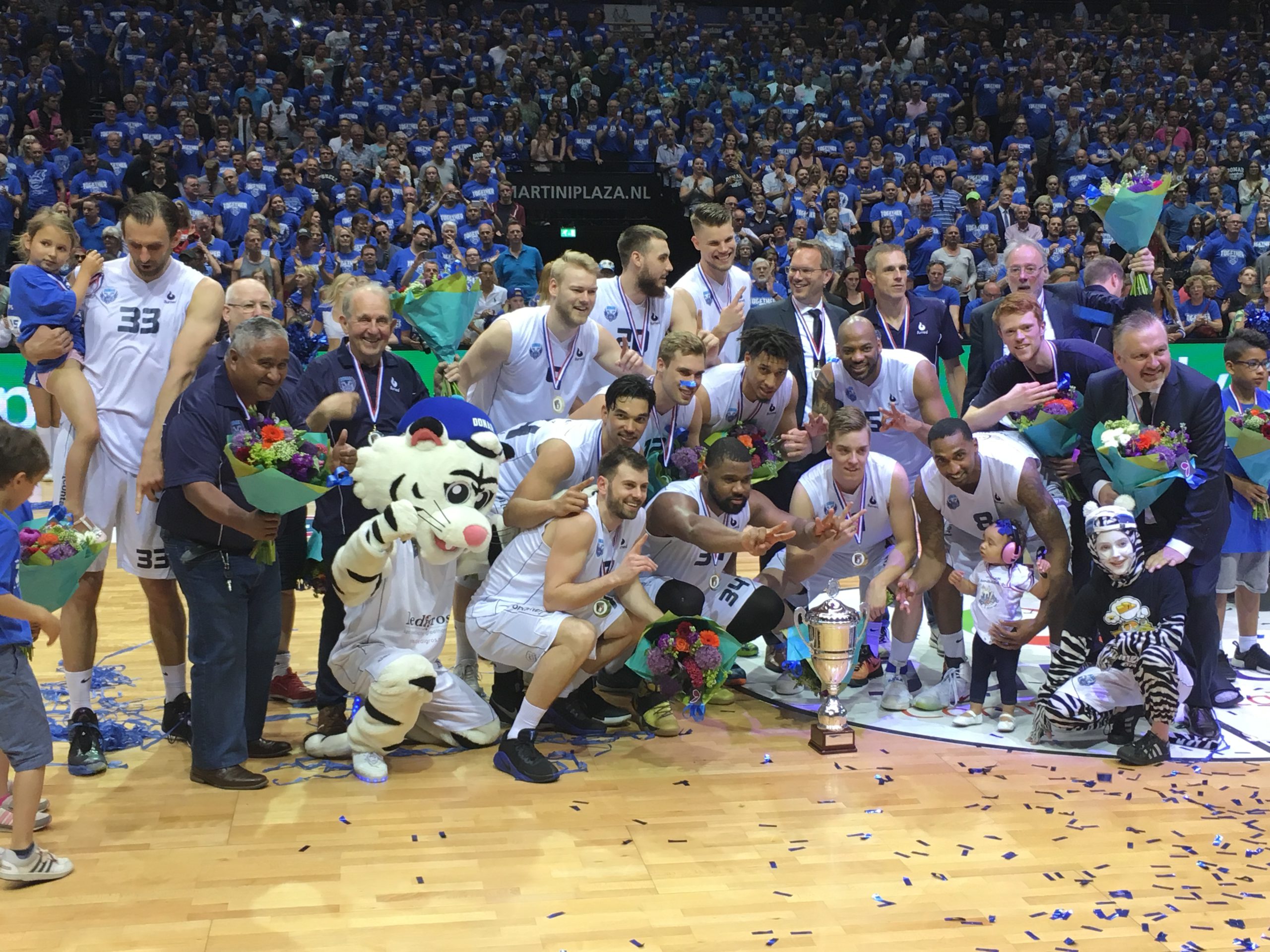 Donar net niet naar Champions League; in verlenging onderuit tegen Estudiantes 77-69