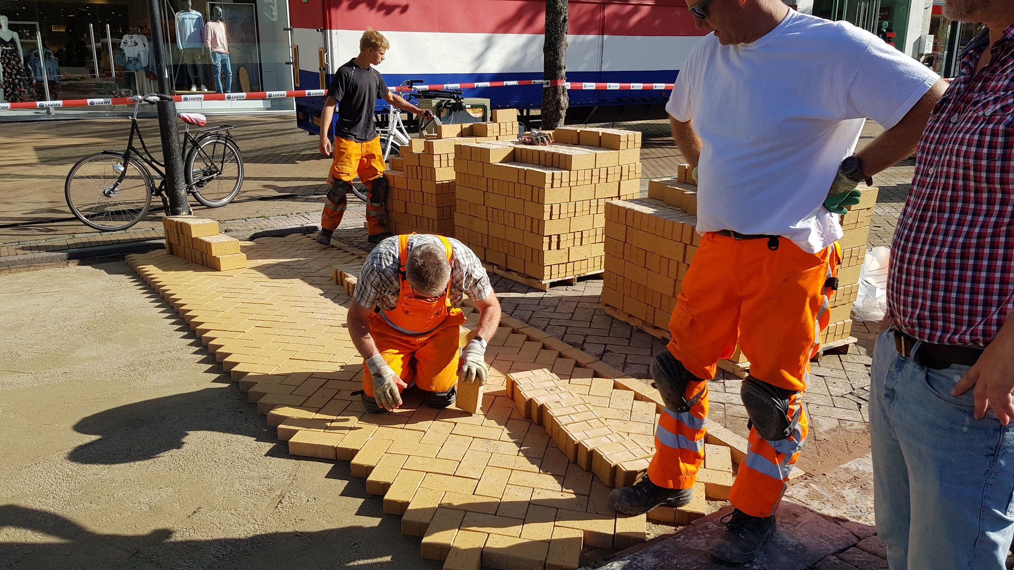 Vanaf januari: vervanging gele steentjes in Herestraat en Zwanestraat