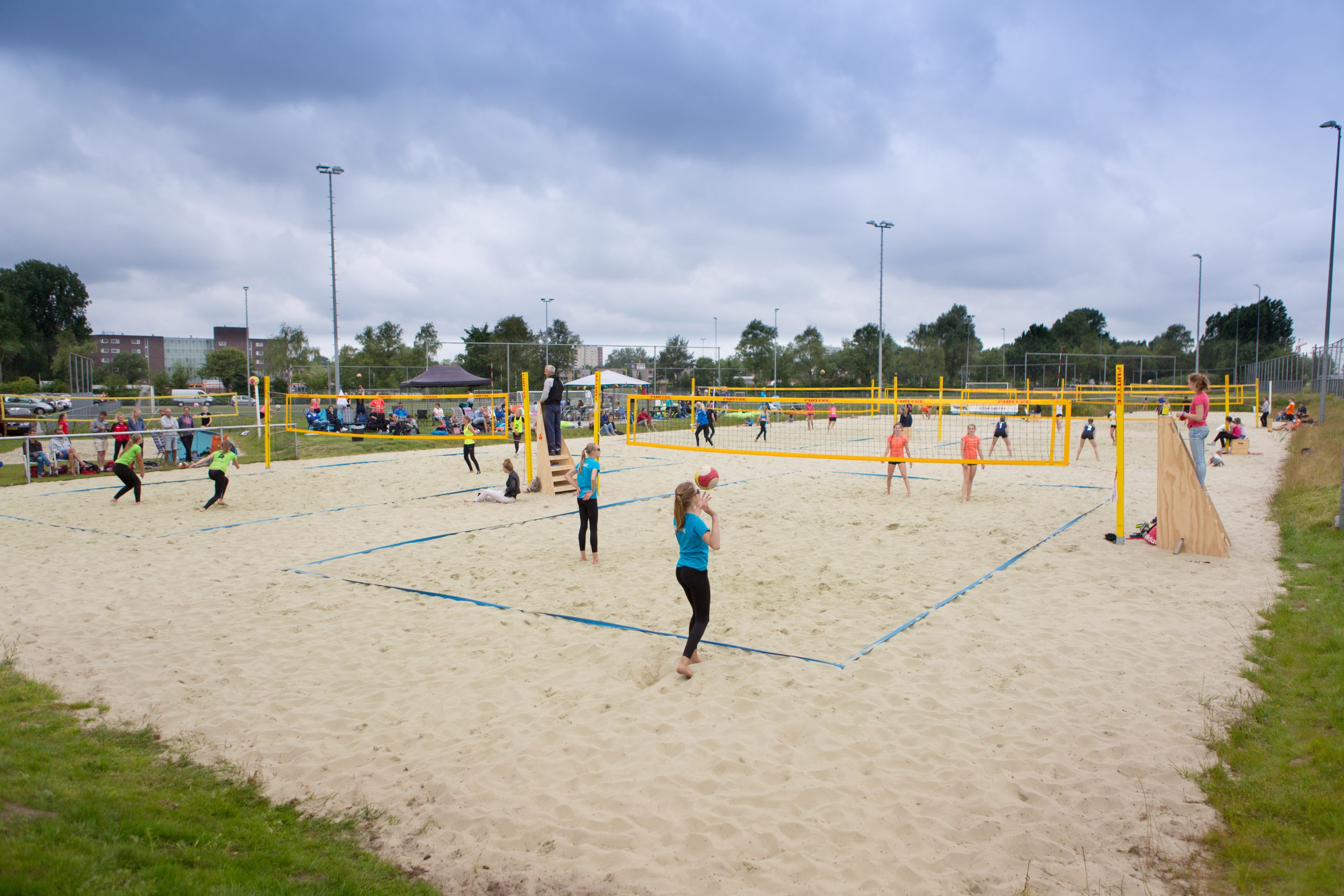 Grote Markt omgetoverd tot beach volley-veld