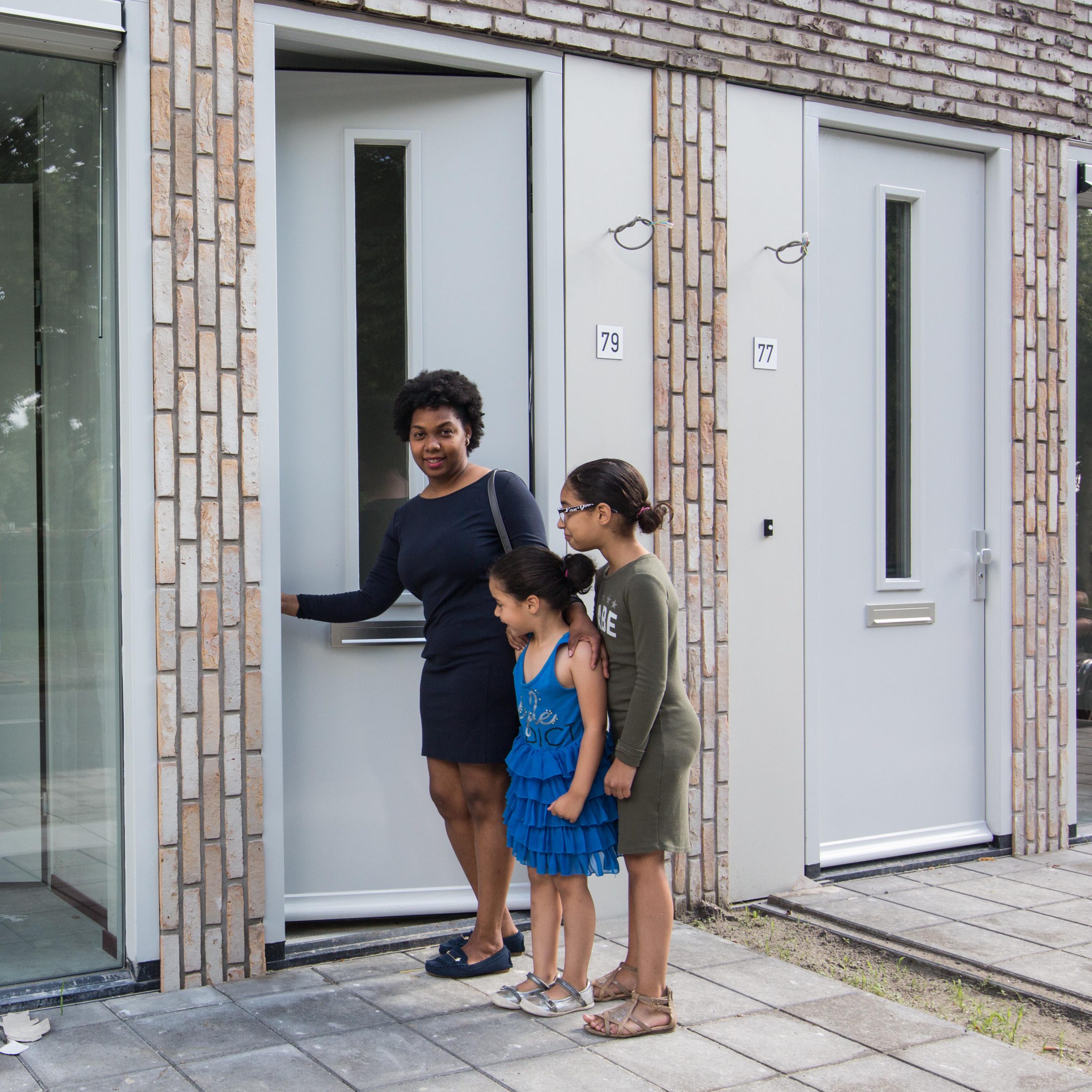 Eerste bewoners trekken in nieuwbouwwoningen Oosterhamrikkade