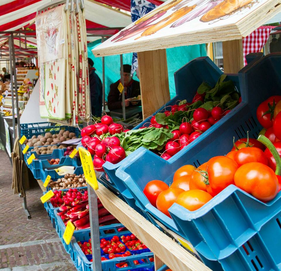 Ommelander Markt: genieten van streekproducten op Harmonieplein