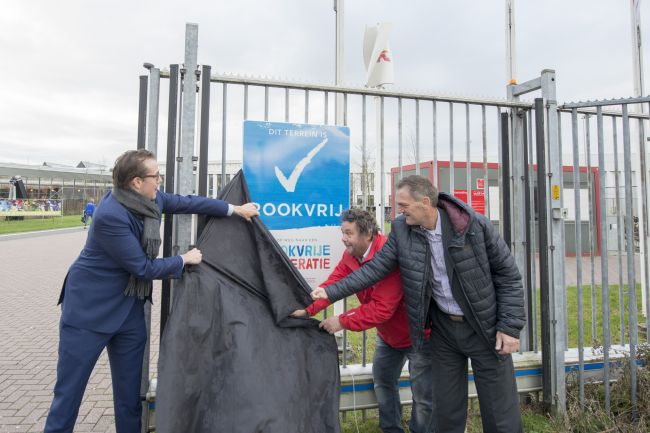 Voorplein Sportcentrum Kardinge rookvrij