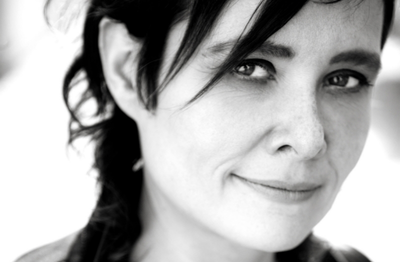 Griet op de Beeck op eerste dag Boekenweek in Groningen voor lezing en signeersessie