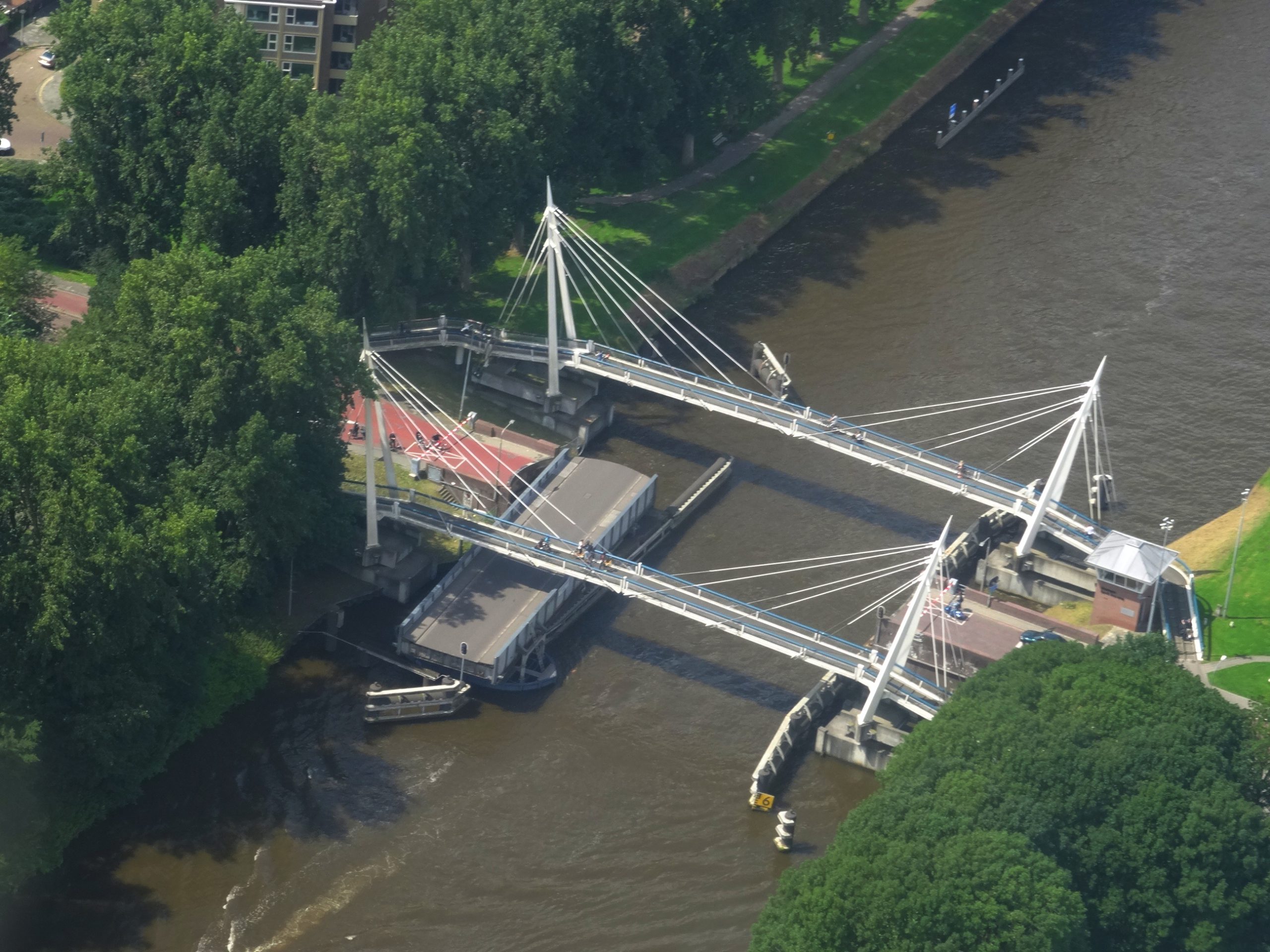 Werkzaamheden aan de Gerrit Krolbrug in Groningen