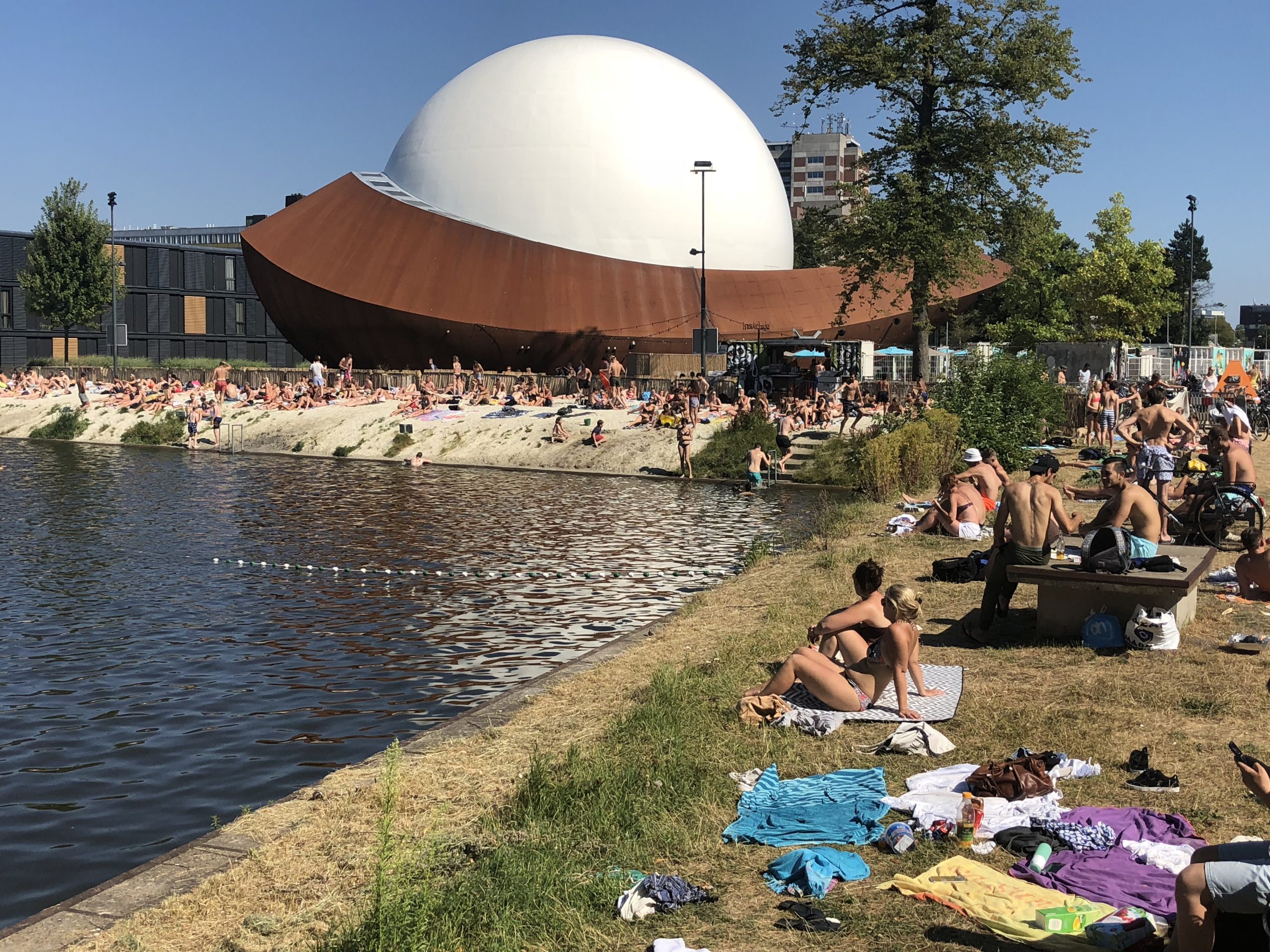 Laat de hitte maar komen: stadsstrand in Groningen alsnog aangelegd