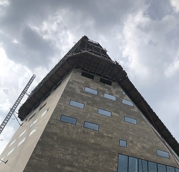 Wolken boven Groninger Forum