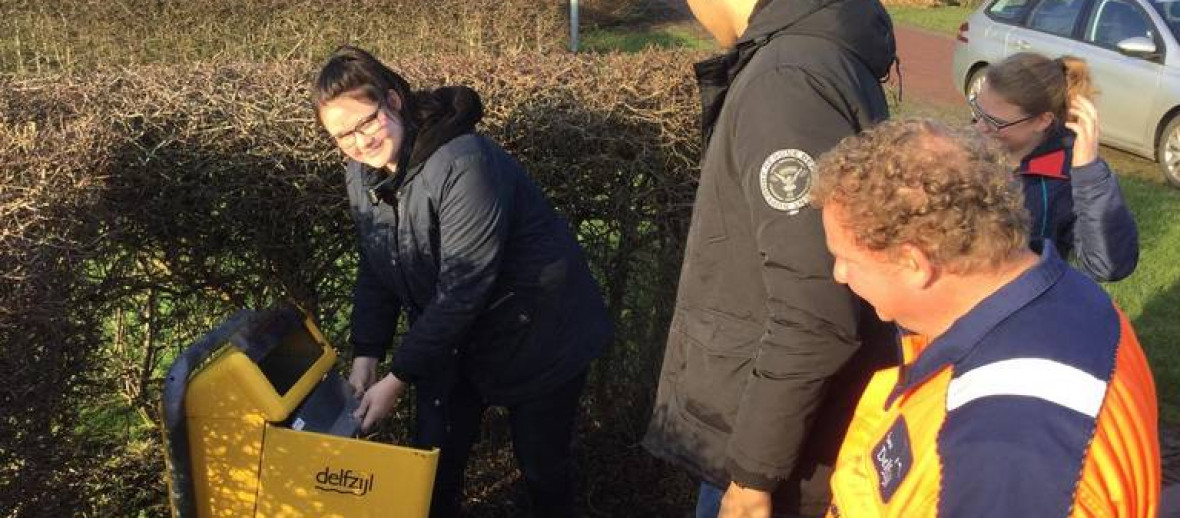 Hanzestudenten ontwikkelen slimme vuilnisbak voor gemeente Delfzijl