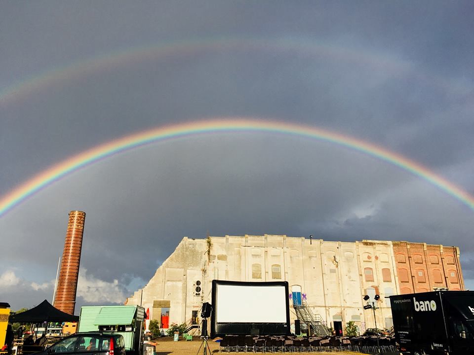 Zienemaan met dubbele regenboog. Foto: Caroline Dijkema