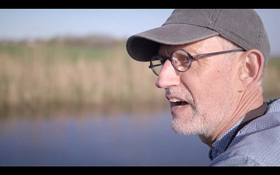 Gemeente-ecoloog Klaas van Nierop in de serie 'Wildernis onder Water'