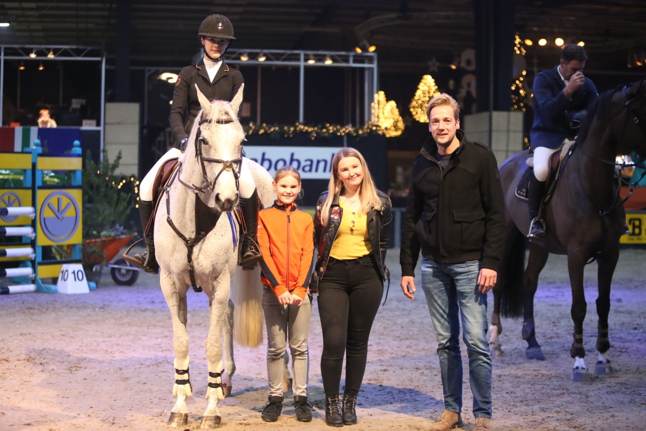 Friezin Veenstra schittert bij Indoor Groningen