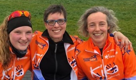 Team Groningen schaatst honderden kilometers voor Stichting KiKA