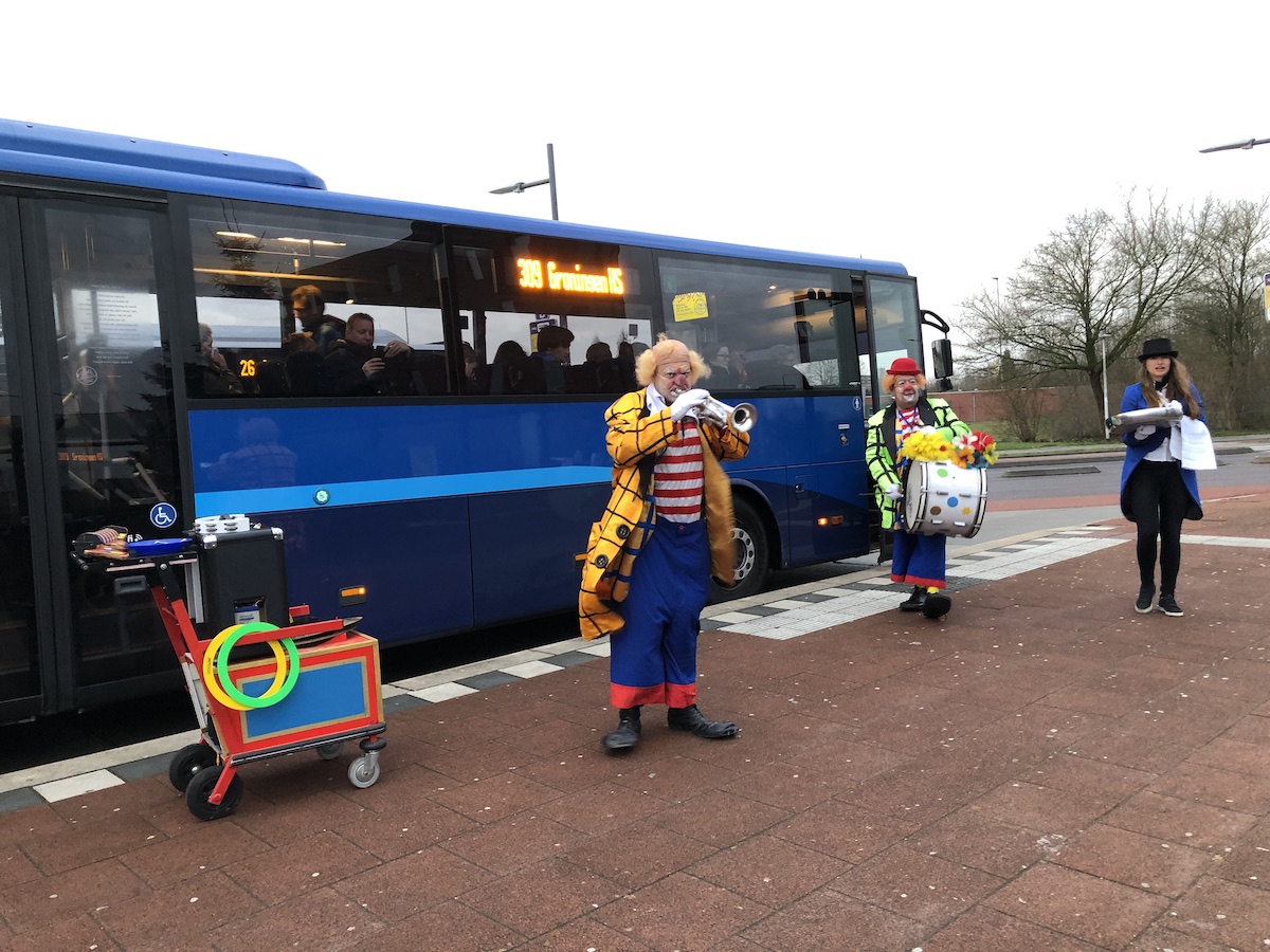 Muziek, theater en variété tijdens de busreis