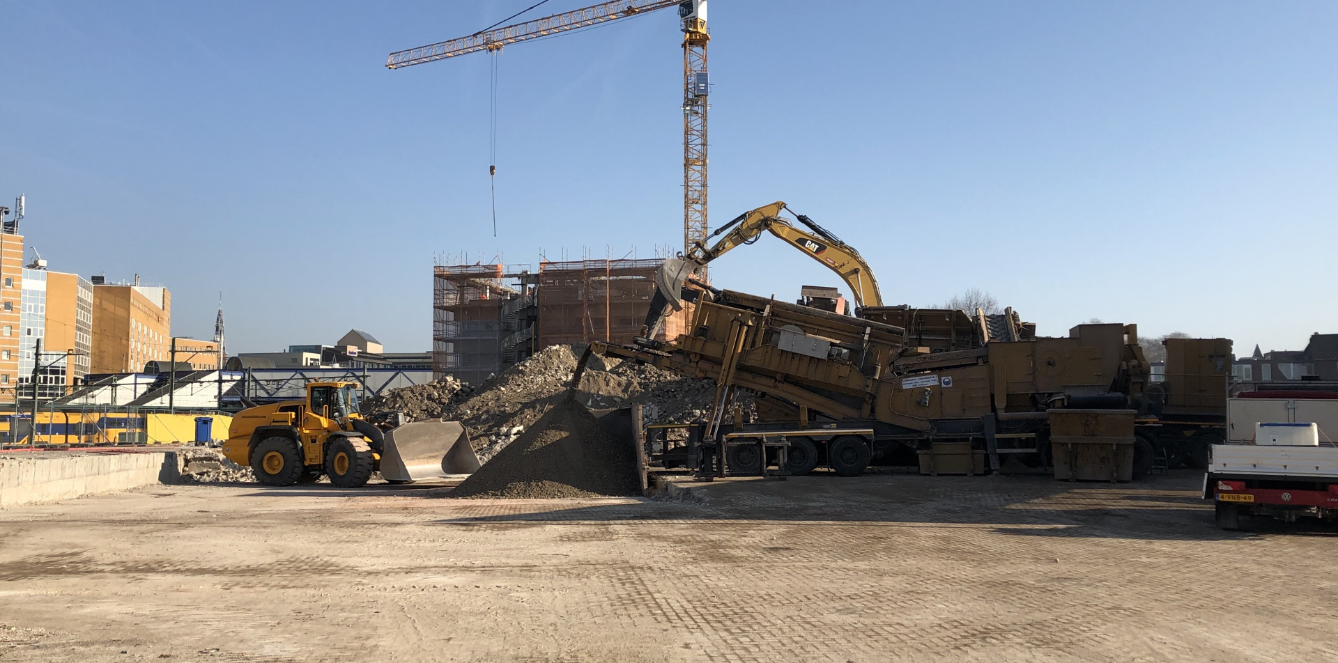 Oude PostNL-gebouw bijna helemaal plat