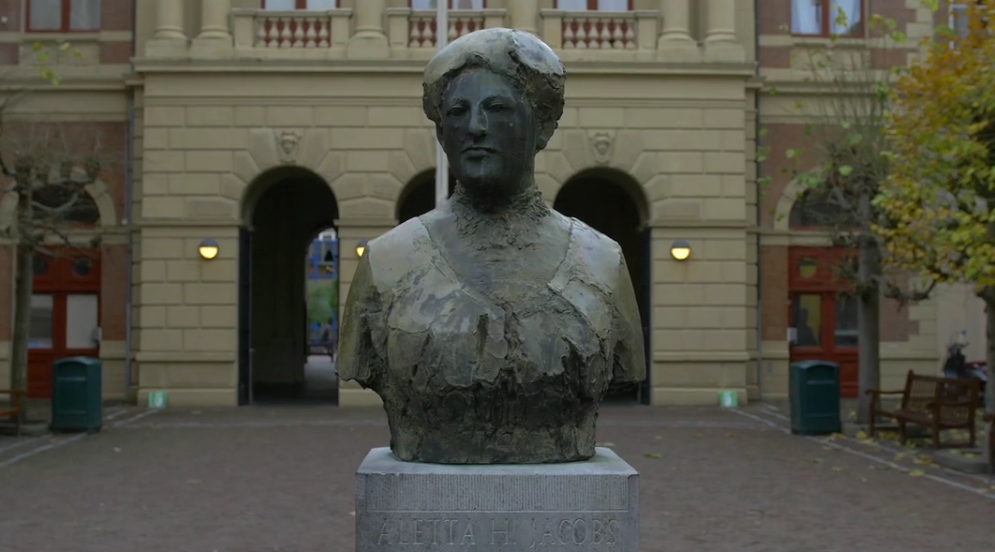 Landelijke viering 100 jaar vrouwenkiesrecht in Groninger Museum