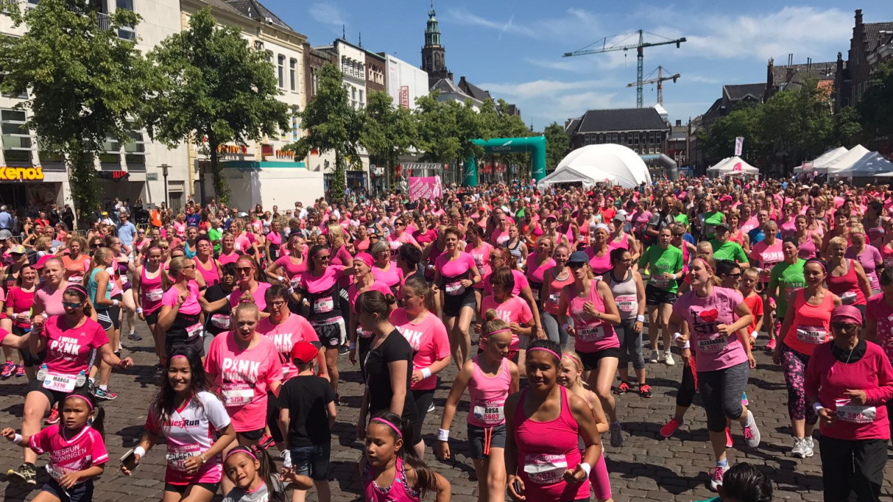 Zondag Ladiesrun in Groningen; Pink Ribbon: geld voor nazorg vrouwen met borstkanker