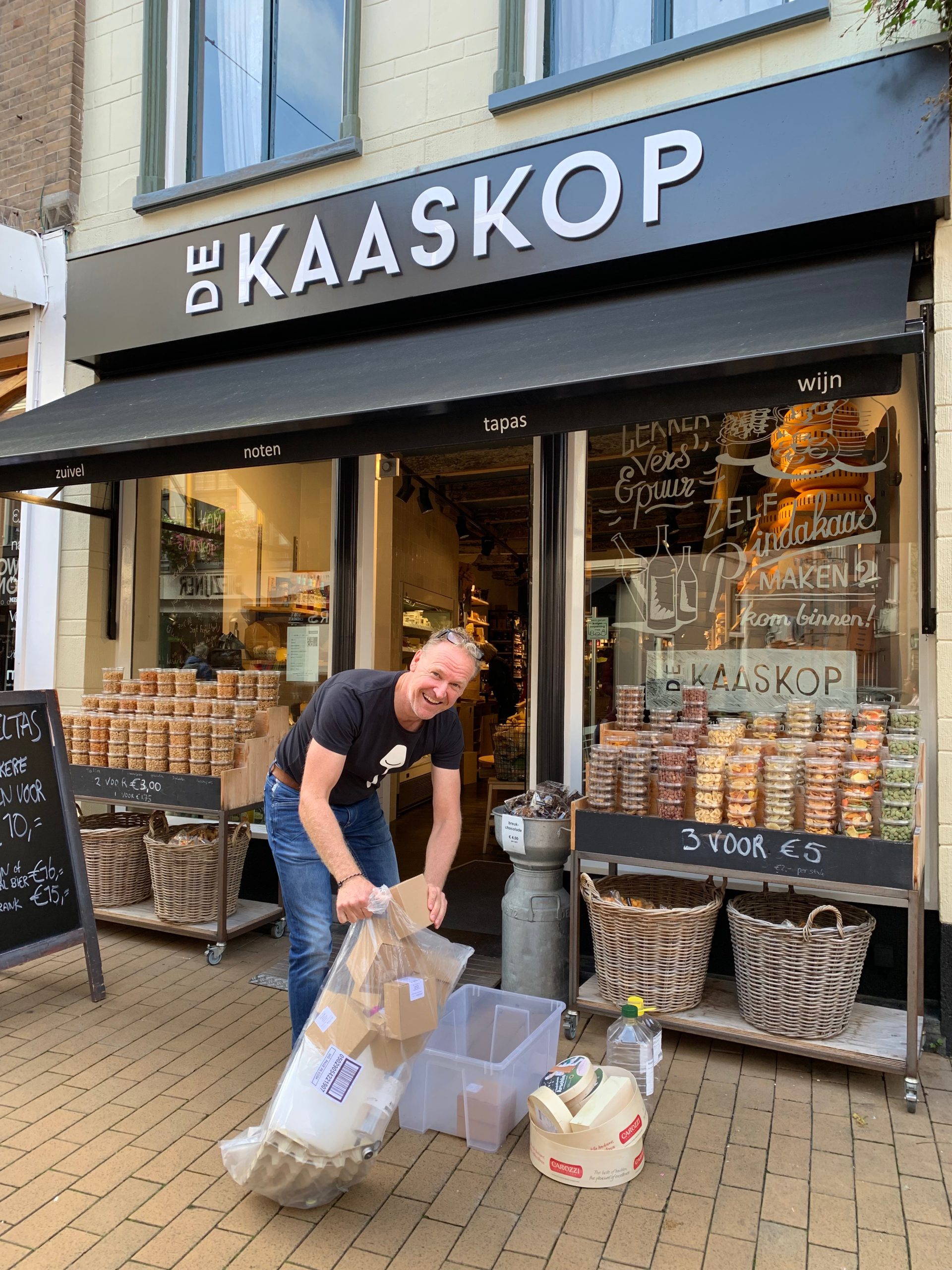 Cor Dijkstra van De Kaaskop in de Zwanestraat