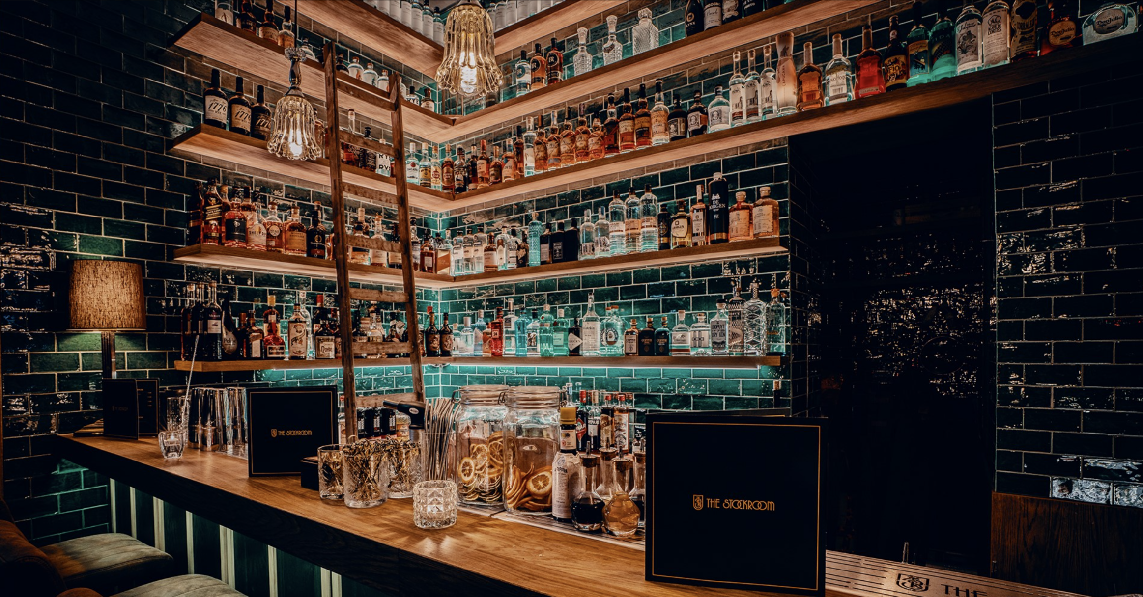 De beste nieuwe cocktailbar van Nederland vind je in de Groninger Oosterstraat