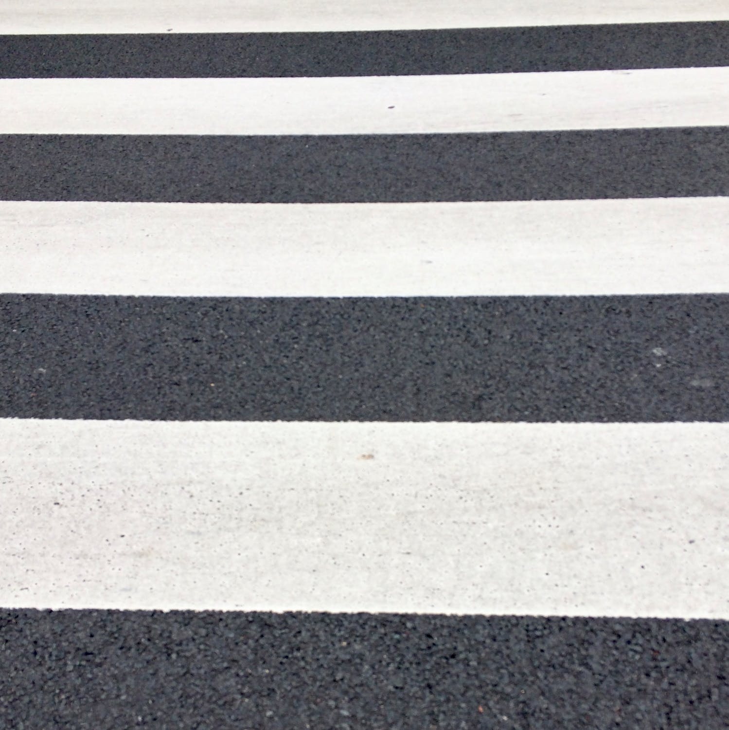 Nieuwe zebrapaden moeten zorgen voor veiligere Verlengde Hereweg