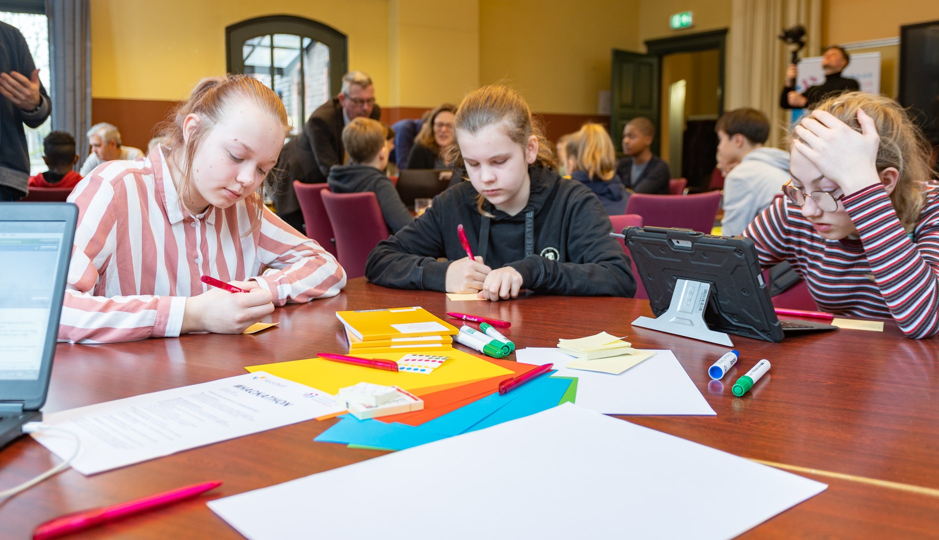 Leerlingen in Groningen storten zich met hackathon op digitale geletterdheid