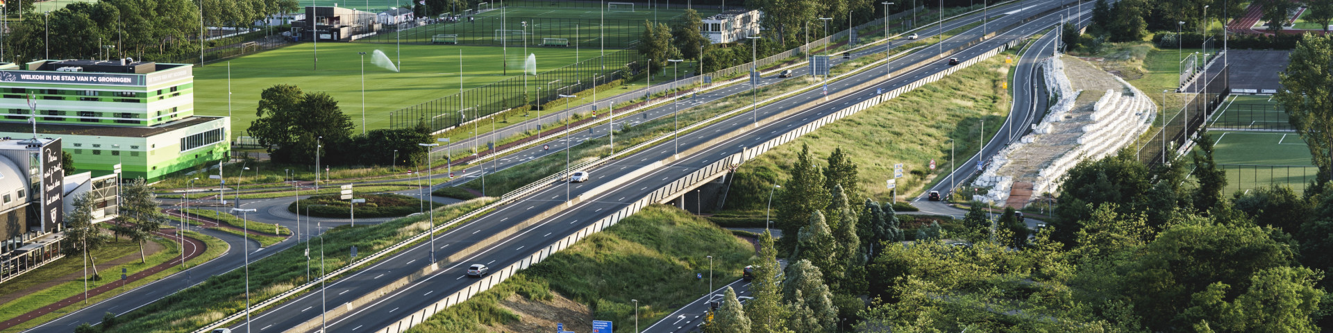 Rond Vrijheidsplein en rotondes bij Laan Corpus den Hoorn: verschillende nachtafsluitingen