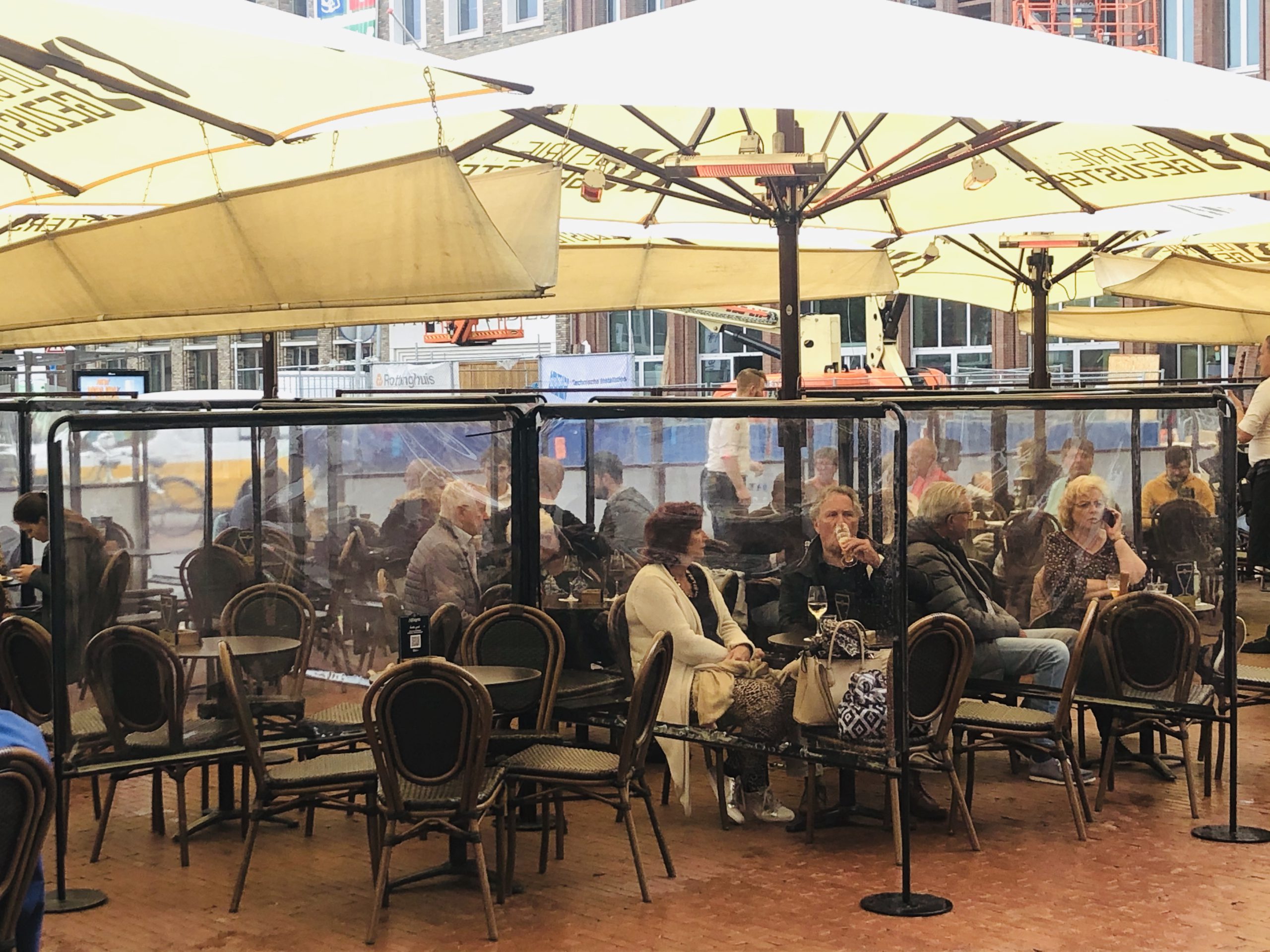 Sluiting hangt als donderwolk boven horeca, theaters en musea