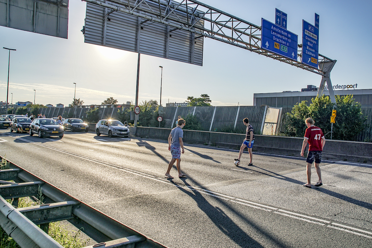 Honderden automobilisten staan uren in file door defecte brug