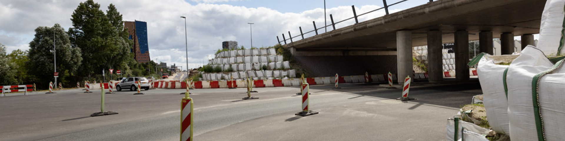 Fietsonderdoorgang bij rotondes Laan Corpus den Hoorn meer dan een maand dicht (VIDEO)