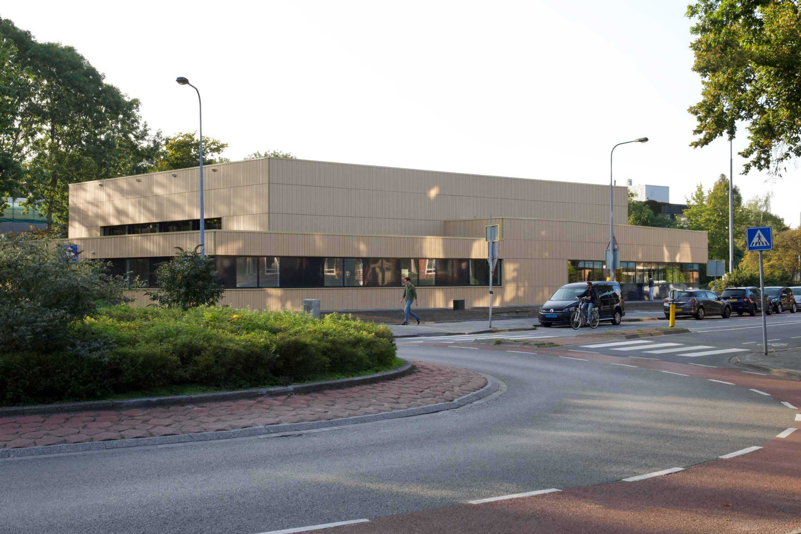 Sportzaal De Wiardt in De Wijert geopend