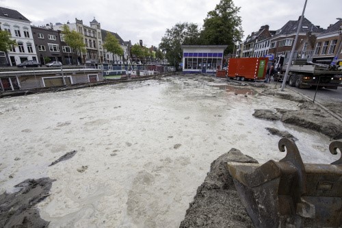 De komende weken zal het terrein eerst schoon gemaakt worden