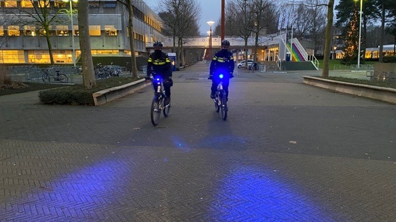 Blauwe verlichting voor Groningse politiebikers