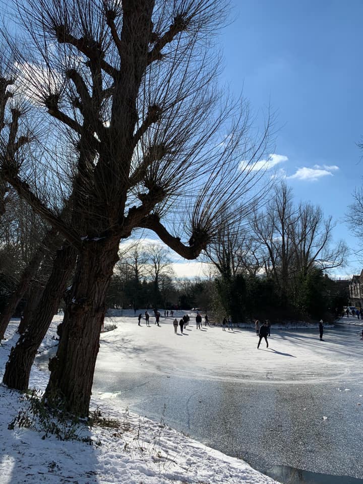 Schaatsfoto’s uit Groningen van de nu al bijzondere “winter van ’21”