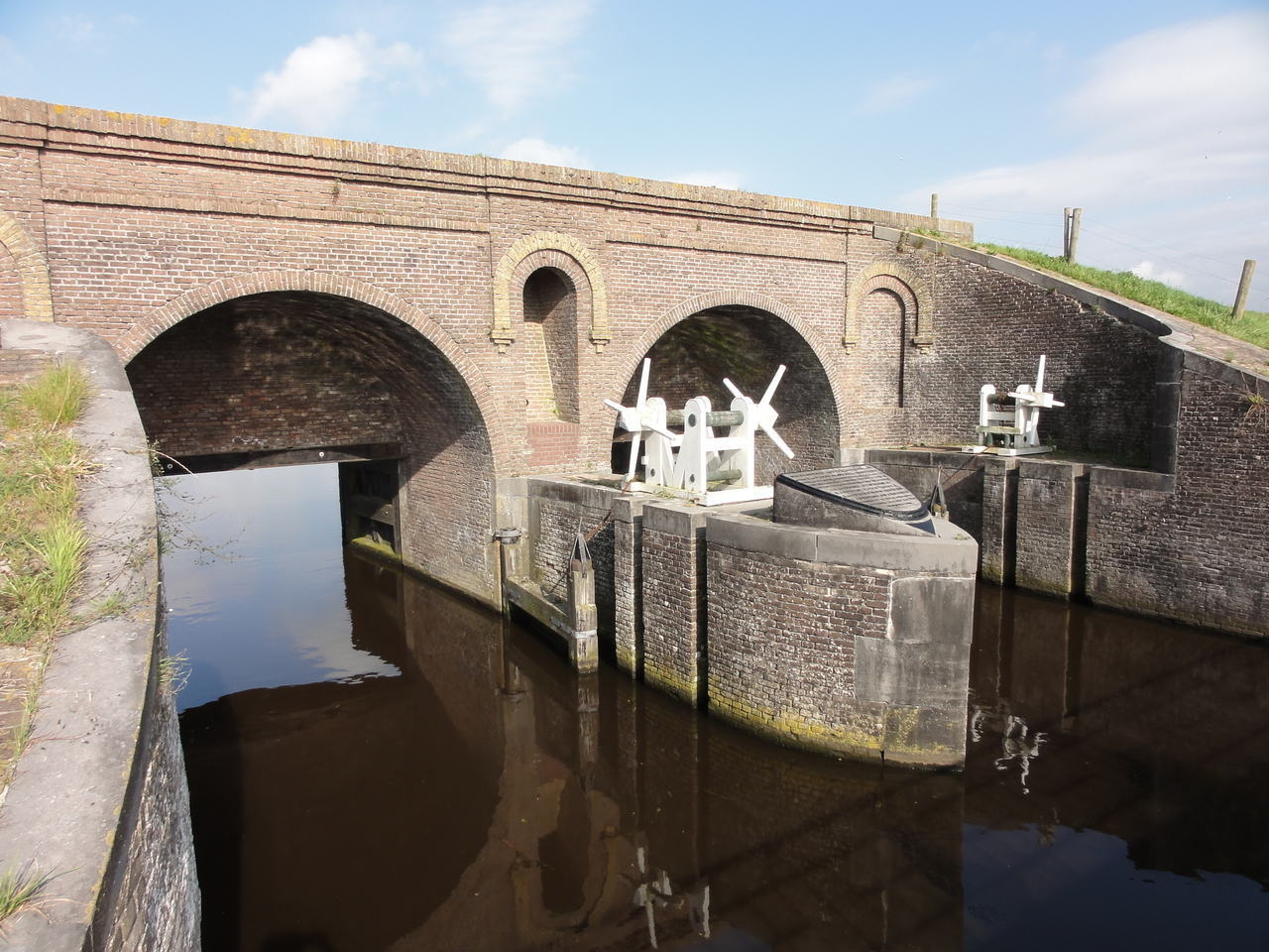 Restauratie van historisch sluizencomplex Aduarderzijl kan beginnen