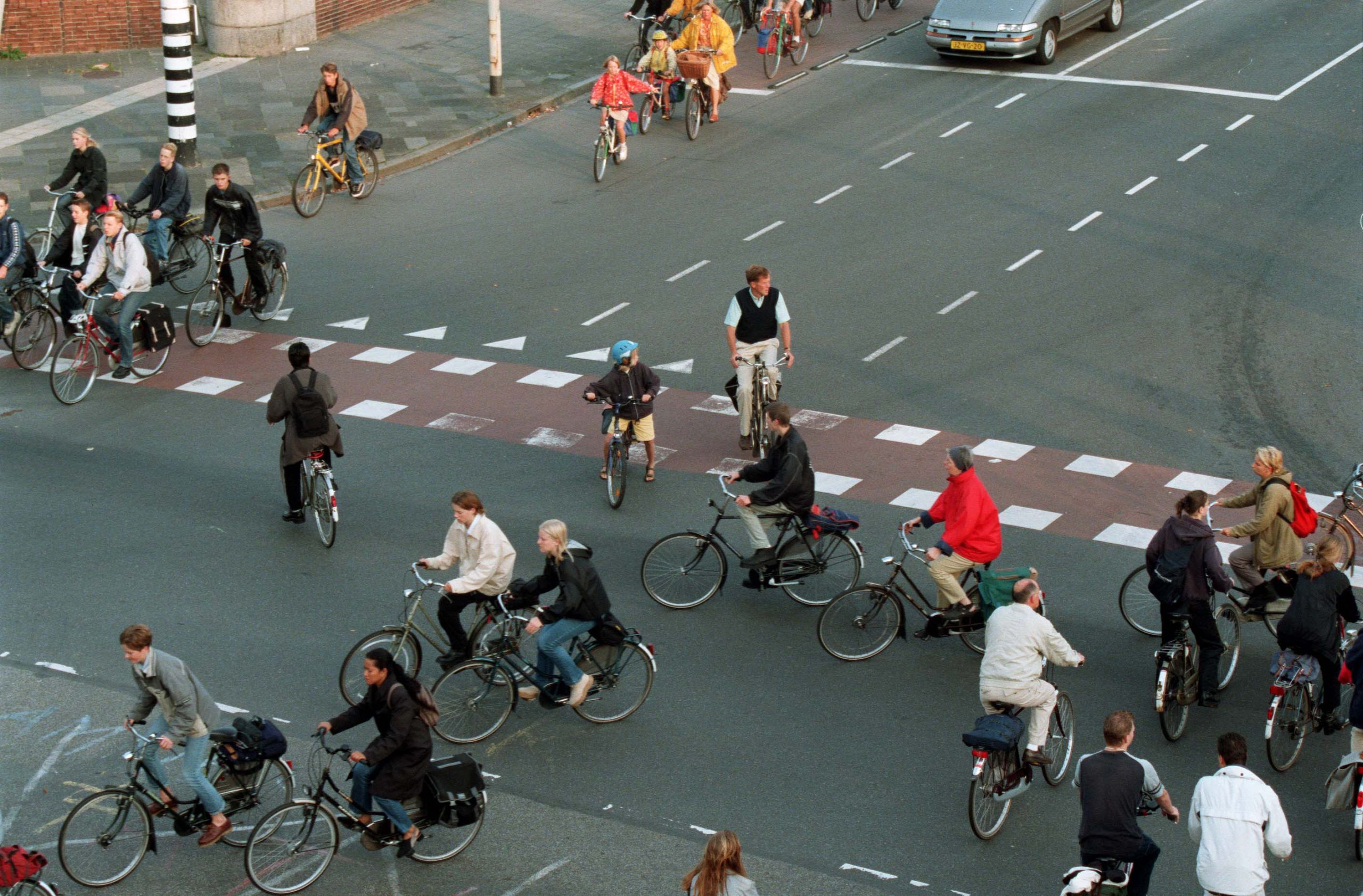 “Vaker groen licht voor fietsers op drukke kruispunten in Groningen”